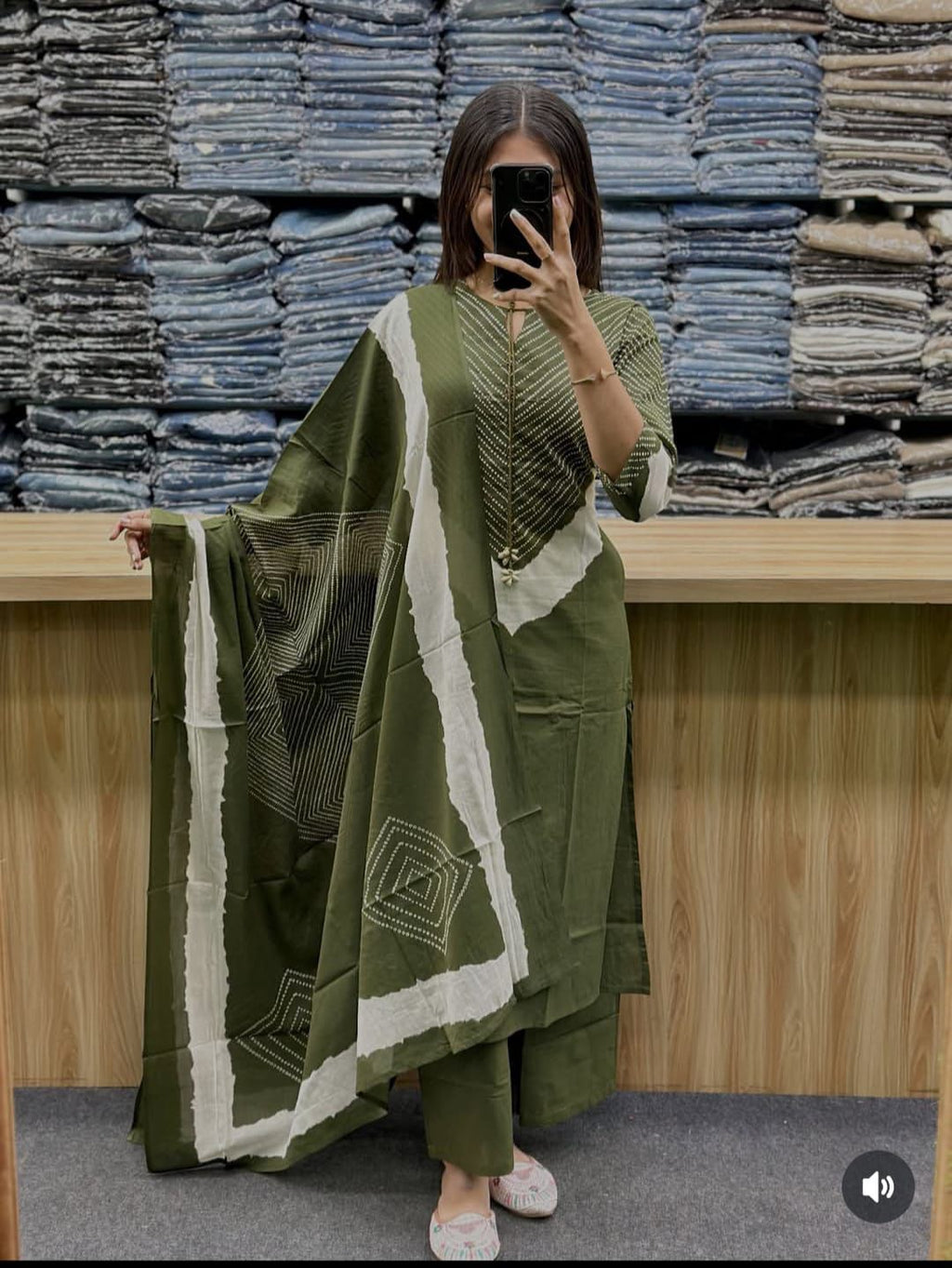 Discharge Printed suit set cotton Dupatta pant set for all day comfort 💖*