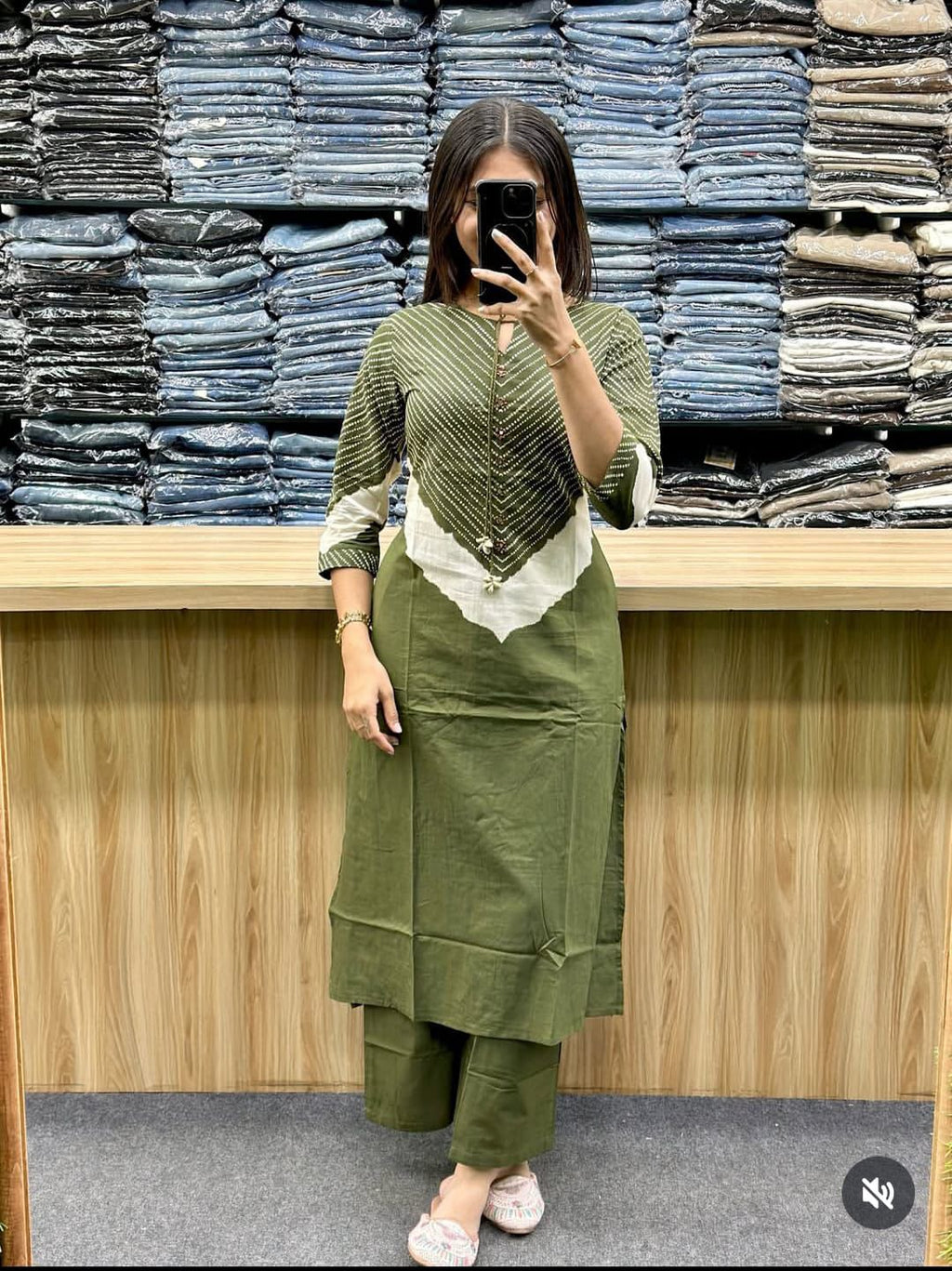 Discharge Printed suit set cotton Dupatta pant set for all day comfort 💖*