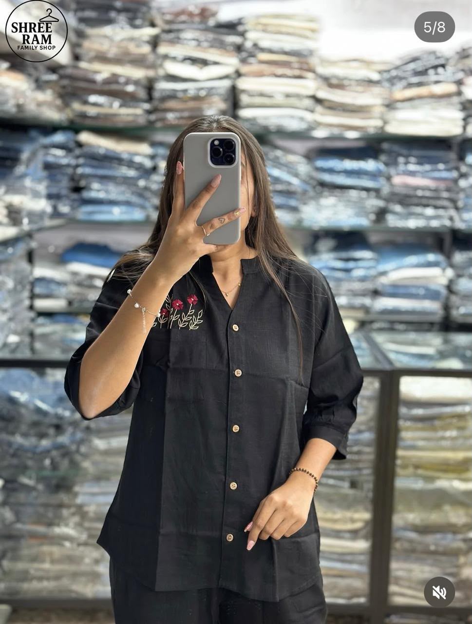 BRAND SHOWROOM PIECE